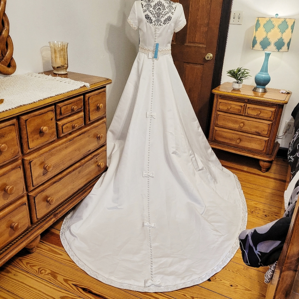 NWT St. Patrick 3505 White Bridal Gown Sz 10 - Picture 6 of 16
